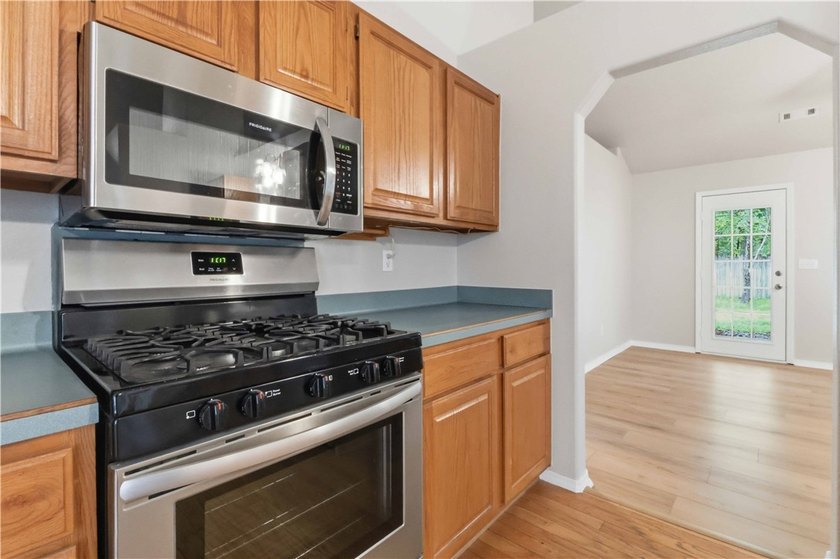 Welcome to this well-maintained 3-bedroom, 2-bath home in a - photo 10