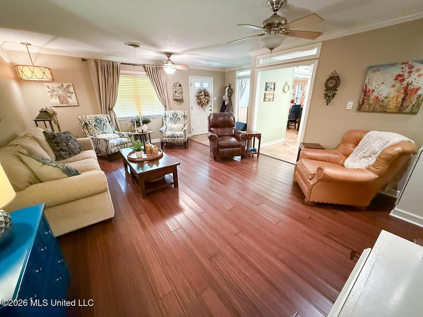 Honey, grab the fishing poles! This is the country retreat - photo 11