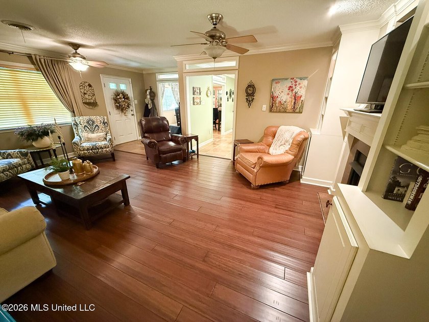 Honey, grab the fishing poles! This is the country retreat - photo 12