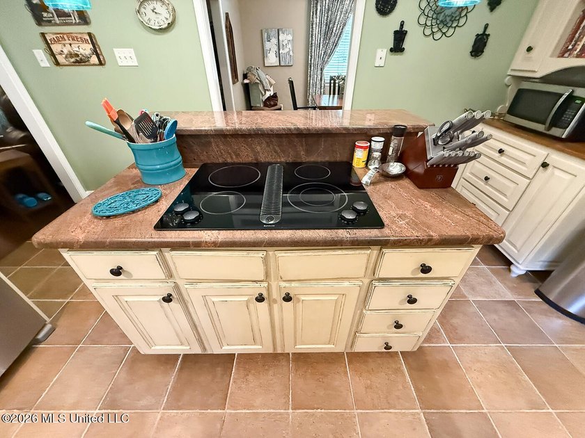 Honey, grab the fishing poles! This is the country retreat - photo 20