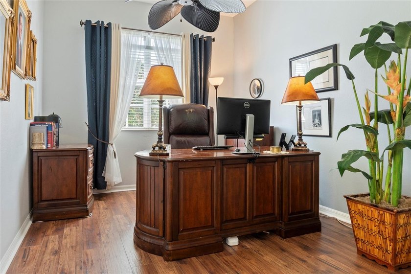 Under contract-accepting backup offers. Welcome to this - photo 11