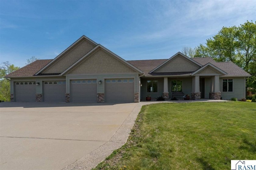 You'll marvel at this stunning 4-bedroom, 3-bathroom home - photo 2