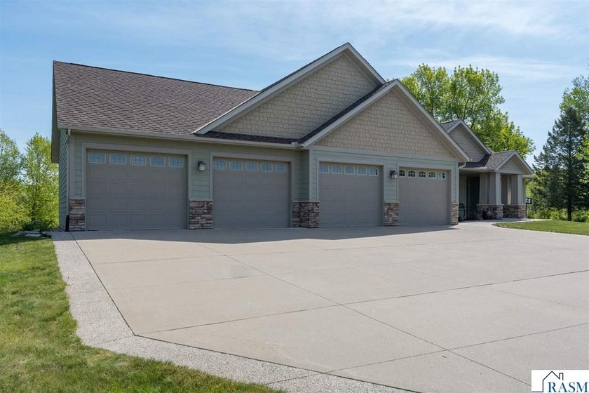 You'll marvel at this stunning 4-bedroom, 3-bathroom home - photo 3