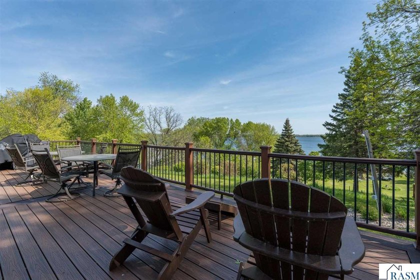 You'll marvel at this stunning 4-bedroom, 3-bathroom home - photo 6