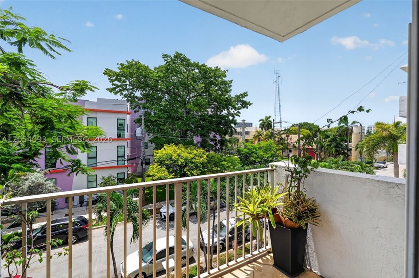 Move-in ready 2-bedroom, 2-bath condo in the heart of Miami! - photo 12