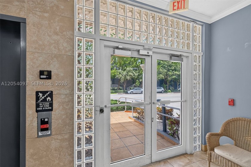 Move-in ready 2-bedroom, 2-bath condo in the heart of Miami! - photo 21