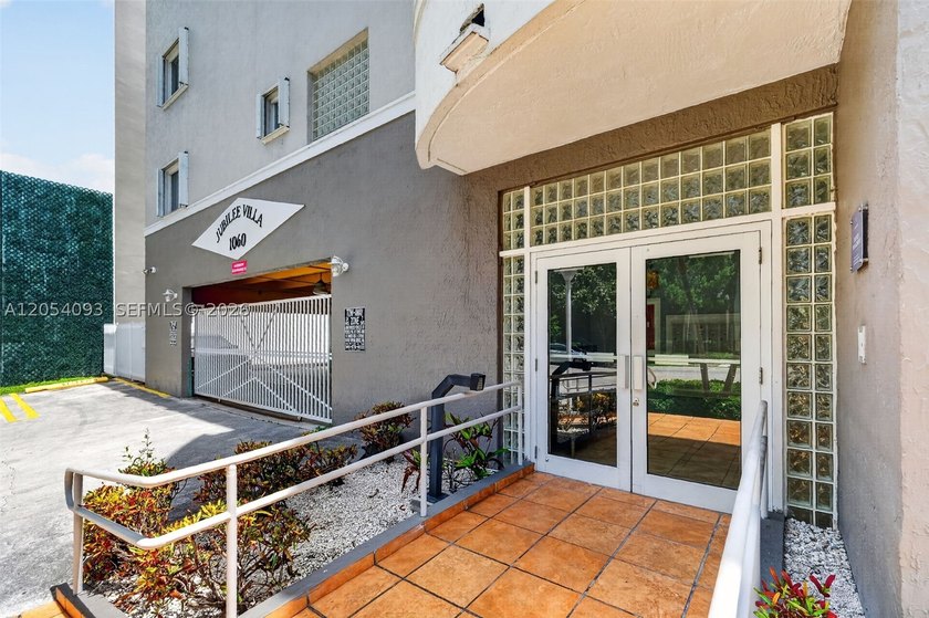 Move-in ready 2-bedroom, 2-bath condo in the heart of Miami! - photo 22