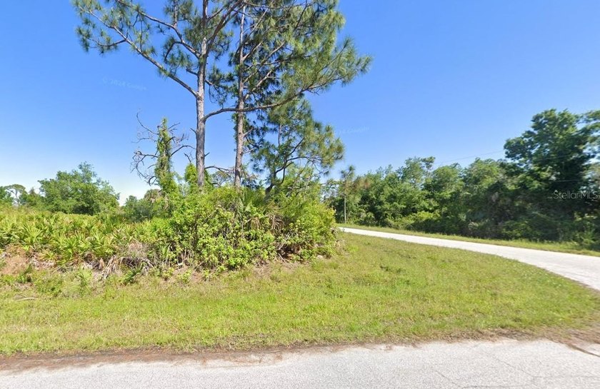 Can't find the perfect Florida home? Why not build to your - photo 3
