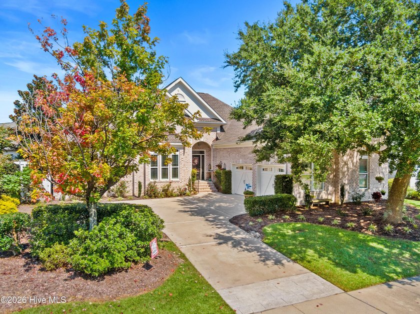 Welcome Home to this beautiful, 3 bedroom, 3 bath home located - photo 7