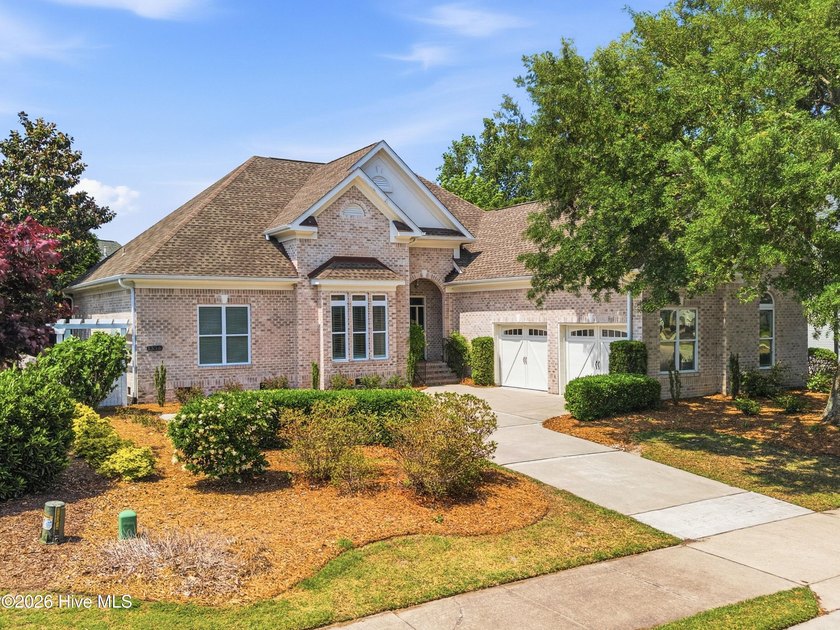 Welcome Home to this beautiful, 3 bedroom, 3 bath home located - photo 8