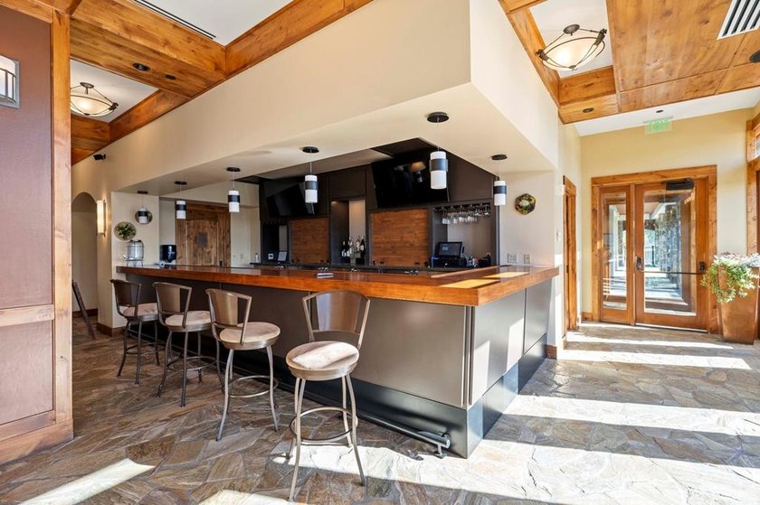 Completely remodeled condo in the Lodge at Osprey Meadows in - photo 14