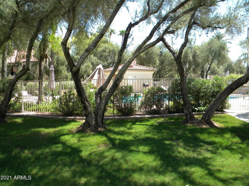 Exceptional 5-star newly remodeled top to bottom. 2 beds, 2 - photo 20