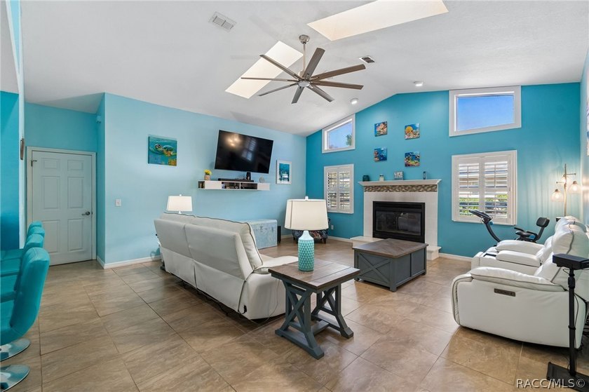 Welcome to this beautifully updated 4-bedroom, 2-bath pool home - photo 20