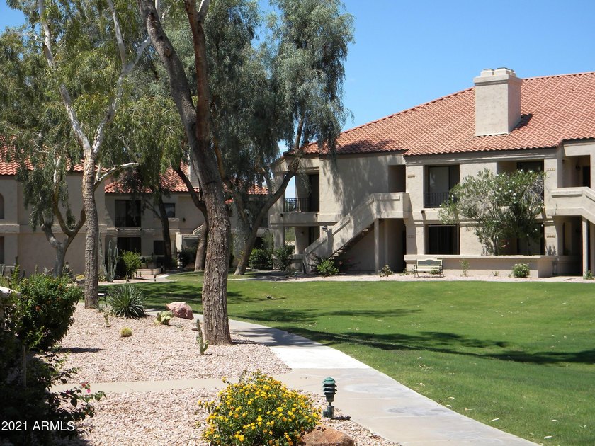 Exceptional 5-star newly remodeled top to bottom. 2 beds, 2 - photo 21