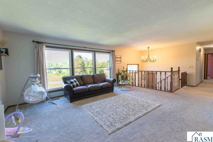 Spacious Split-Level Home on Over Half an Acre in Elysian! - photo 4