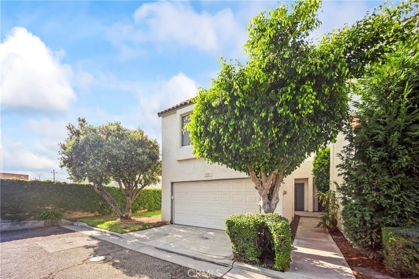 Welcome to this beautifully maintained, 1,515-square-foot - photo 3