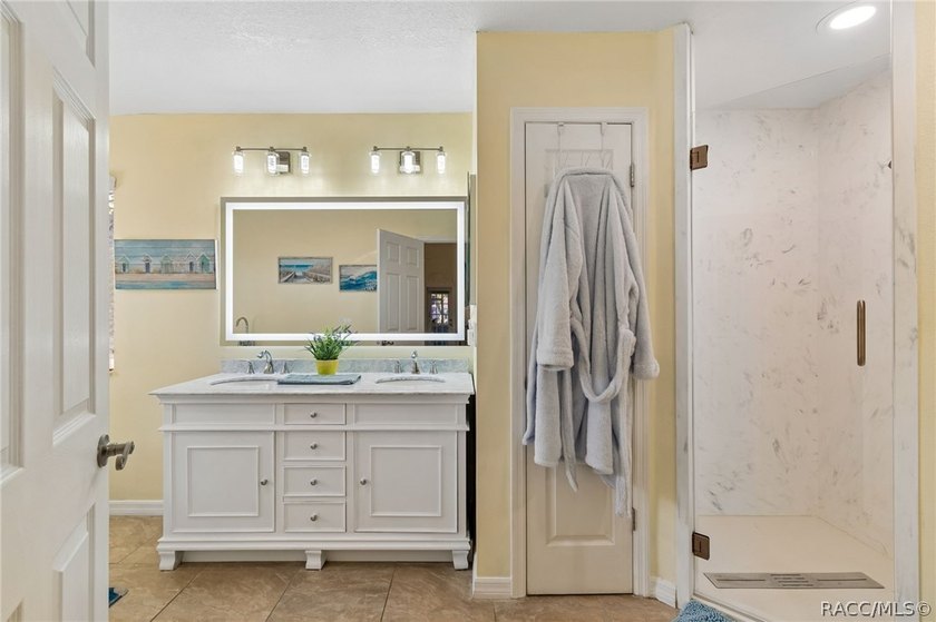 Welcome to this beautifully updated 4-bedroom, 2-bath pool home - photo 46