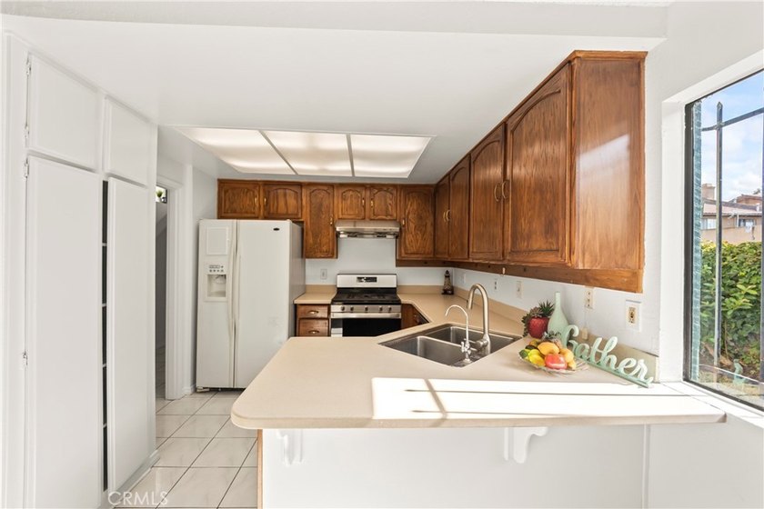 Welcome to this beautifully maintained, 1,515-square-foot - photo 9
