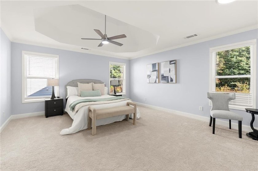 Welcome to this beautifully updated 5-bedroom, 3-bath home in - photo 50