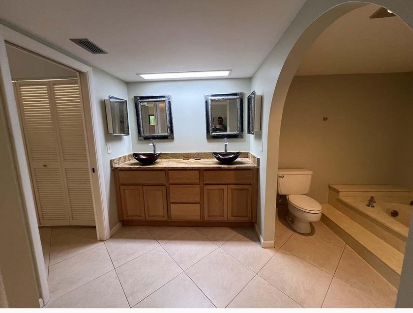 Welcome to this spacious three-bedroom, two-and-a-half-bath - photo 10