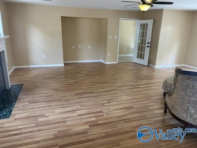 Location-Location 3/4 bedroom home, 5 baths (2-full, 1-3/4 - photo 13