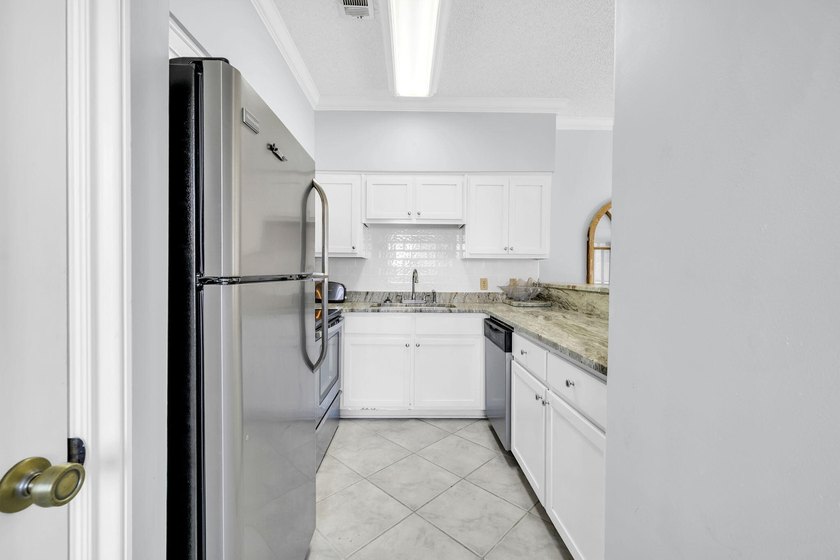 Welcome to The Palms at Seagrove, ideally situated in the heart - photo 15