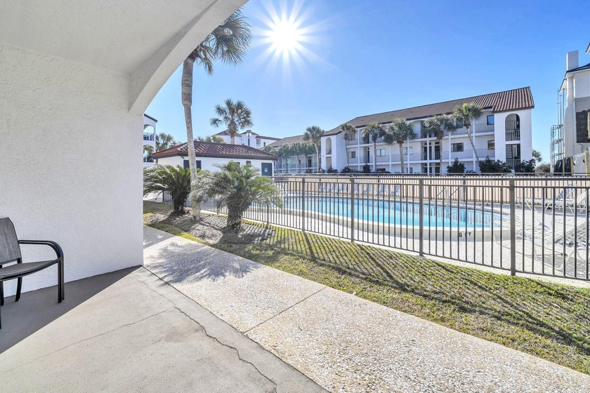 Welcome to The Palms at Seagrove, ideally situated in the heart - photo 20
