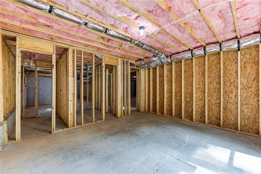 Welcome to lakeside living on Lake Lanier in the sought-after - photo 26
