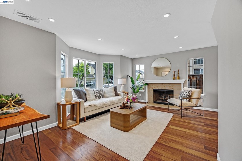 Gorgeous CA Terrace Park home in desirable Niles area! This move - photo 3