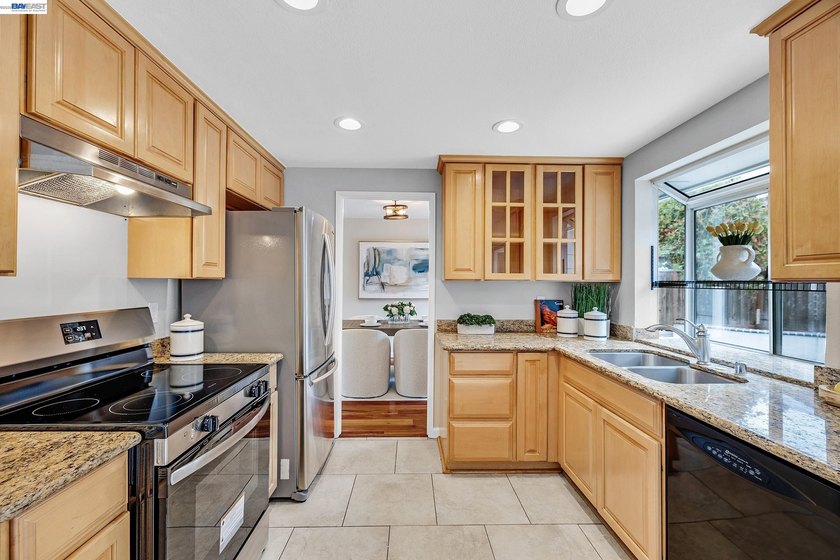 Gorgeous CA Terrace Park home in desirable Niles area! This move - photo 7