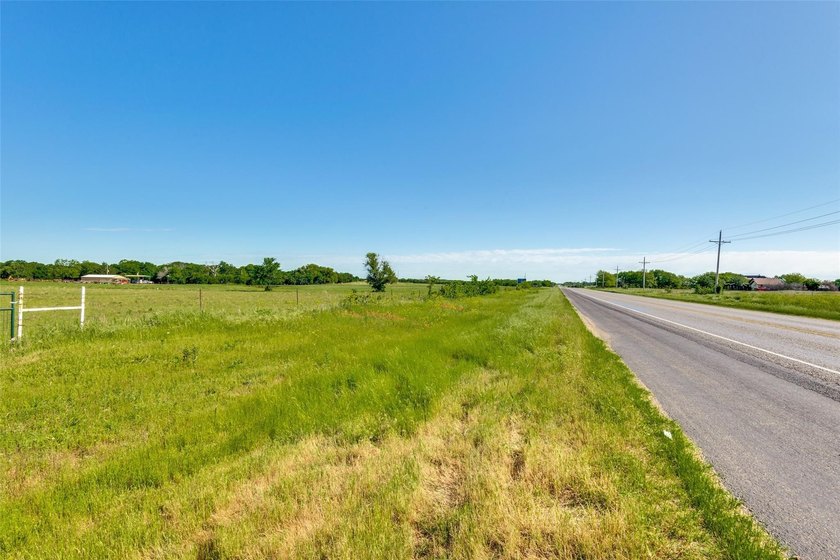 Prime investment opportunity. 61+/- acres along the Hwy 377 - photo 6