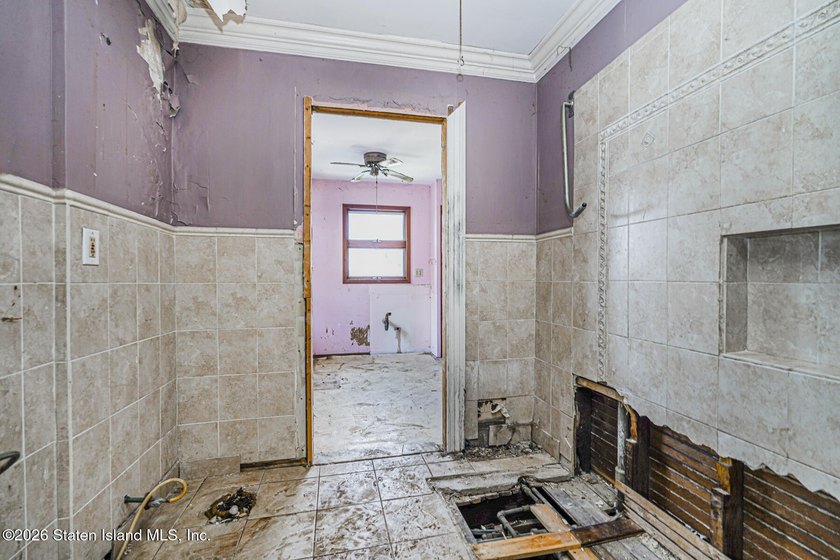 PROPERTY IS VACANT! PRICED TO SELL AS IS: CASH OFFERS ONLY - photo 21