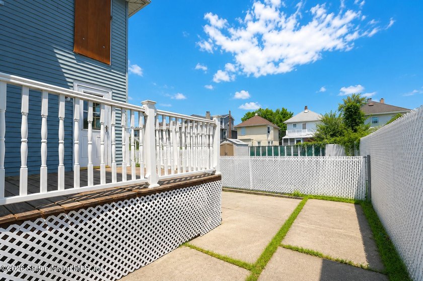 PROPERTY IS VACANT! PRICED TO SELL AS IS: CASH OFFERS ONLY - photo 33