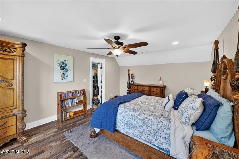 Tucked away in a private cove and set on an expansive 3 acre lot - photo 36