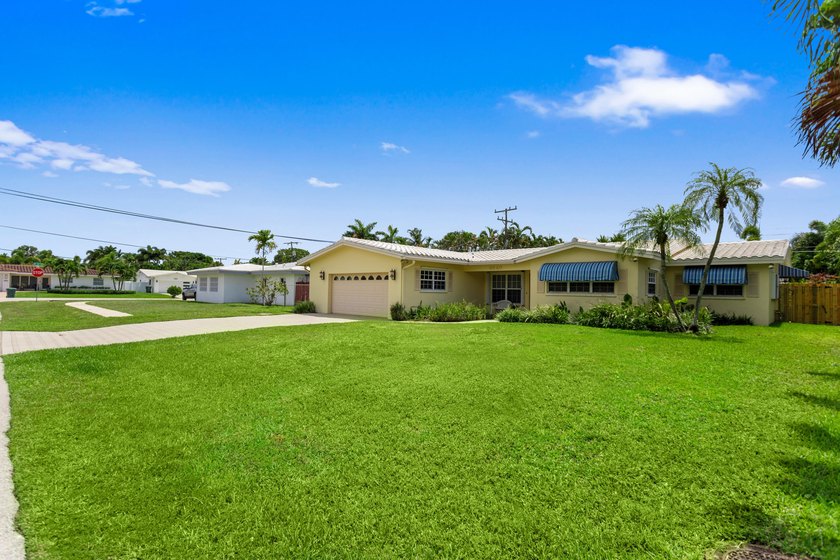 Welcome to this thoughtfully designed single-family residence - photo 3