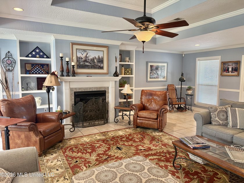 Gorgeous large home with access to the Pascagoula River with - photo 4