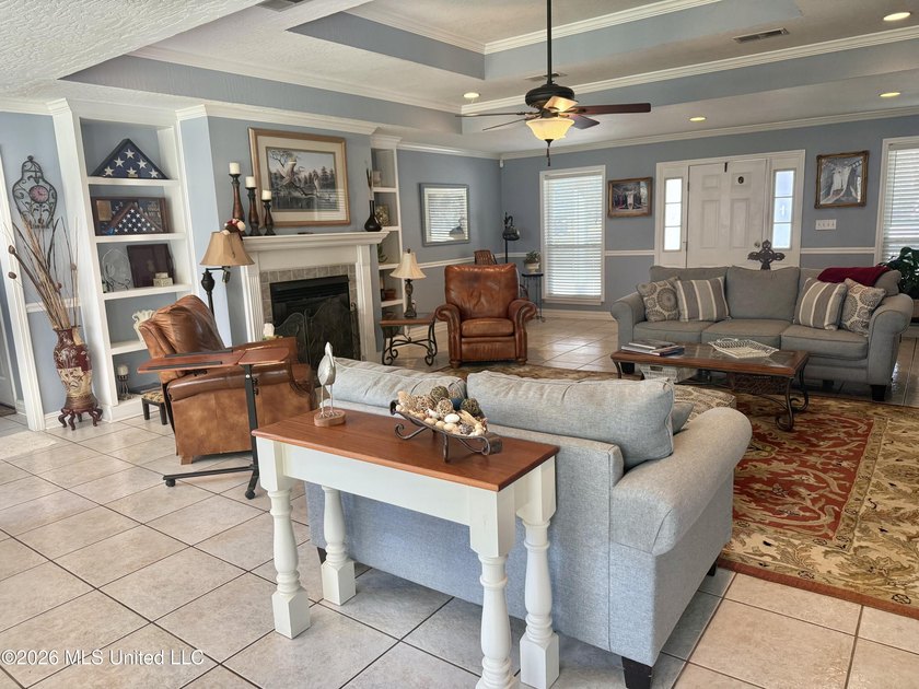 Gorgeous large home with access to the Pascagoula River with - photo 5