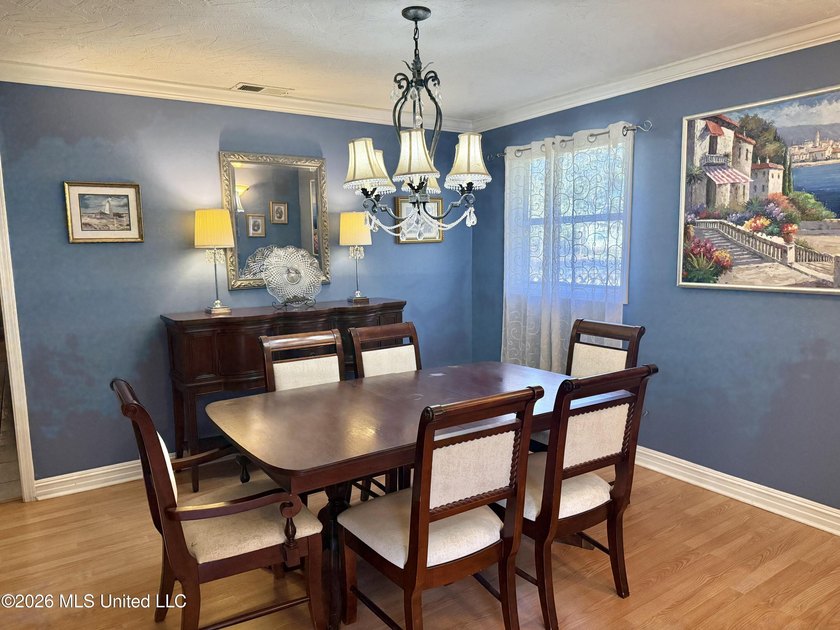 Gorgeous large home with access to the Pascagoula River with - photo 9