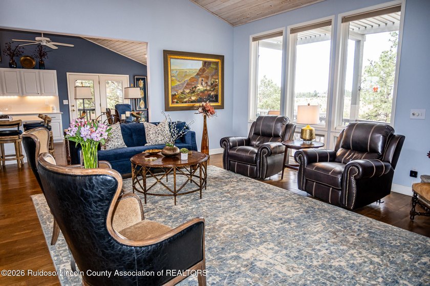 Beautifully remodeled mountain retreat located on a quiet - photo 32