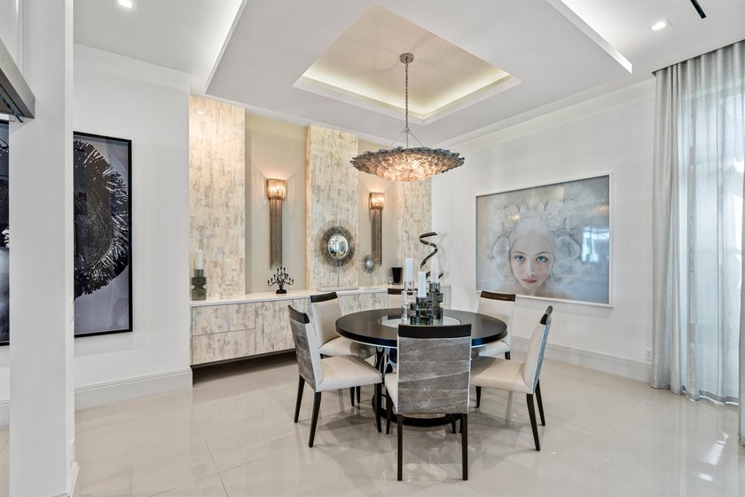 An artful modern showplace for indoor/outdoor entertaining, this - photo 19