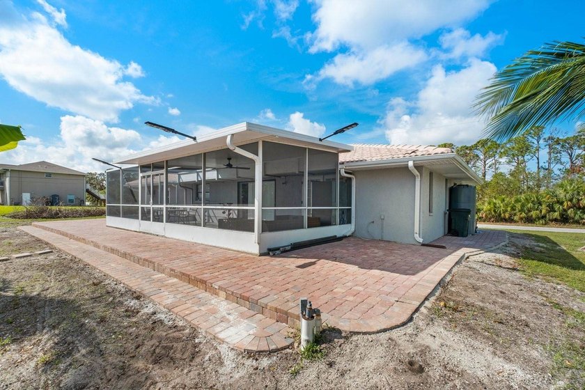 Fully Furnished Canal-Front Home - Minutes to Myakka River and - photo 24