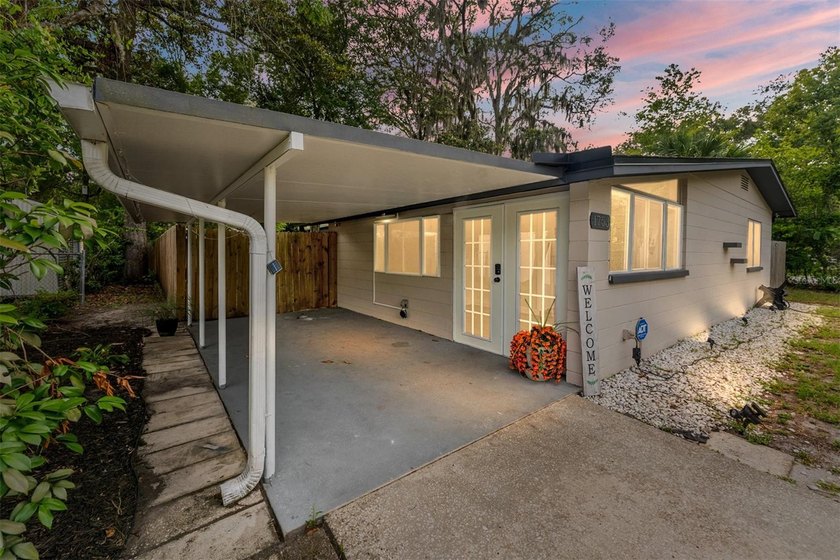 This beautifully updated concrete block home has been - photo 4