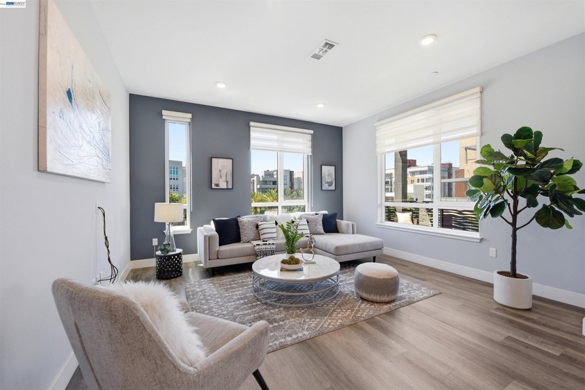 Welcome to 2339 Kinetic Common Unit 312 - a generously appointed - photo 8
