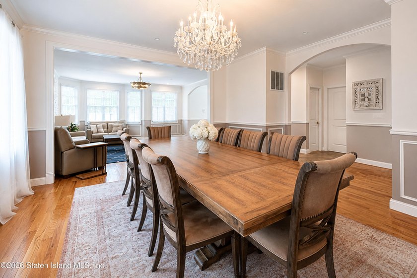 Welcome to 19 Ocean Road, located in the prestigious Dent Road - photo 11