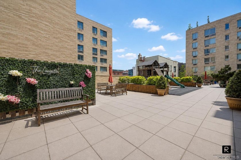 Renovated High-Floor One-Bedroom at The Langston. Welcome to - photo 14