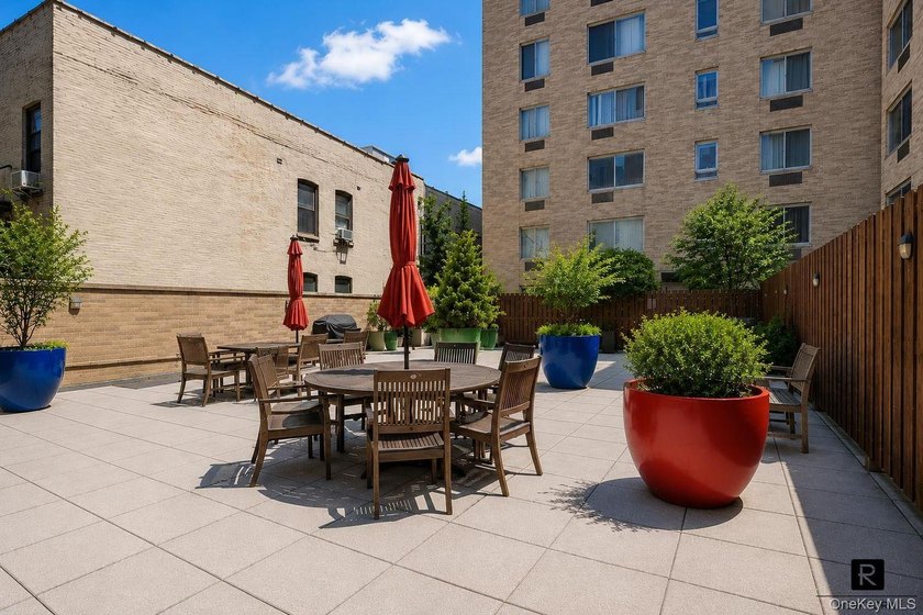 Renovated High-Floor One-Bedroom at The Langston. Welcome to - photo 15