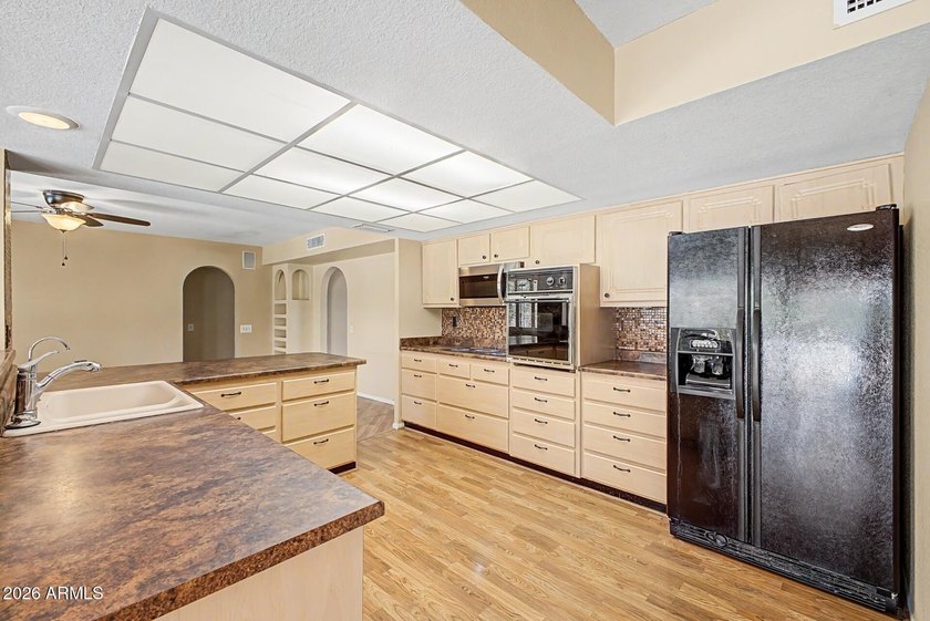 Single-level Del Webb home in Sun City, a 55+ active adult - photo 19