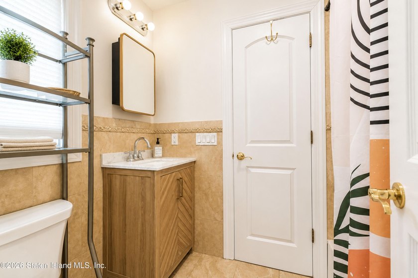 Welcome to 19 Ocean Road, located in the prestigious Dent Road - photo 19