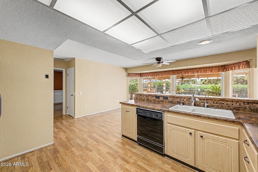 Single-level Del Webb home in Sun City, a 55+ active adult - photo 20
