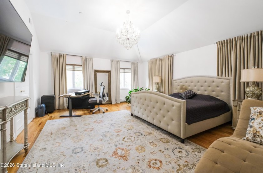 Welcome to 19 Ocean Road, located in the prestigious Dent Road - photo 23
